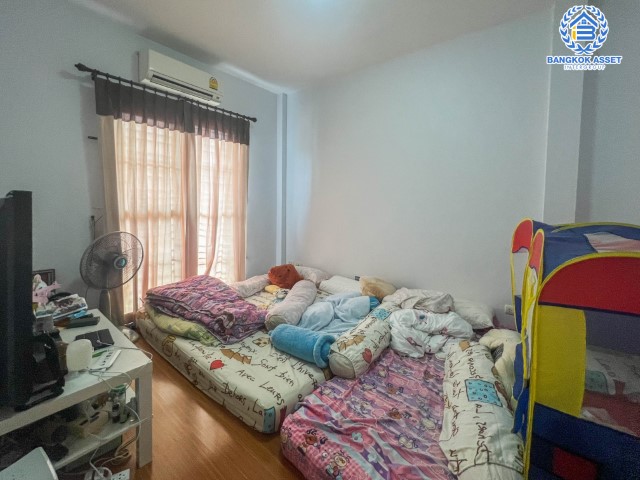 *****ทาวน์เฮ้าส์มือสองย่านนนทบุรี ม.เดอะวิลล่า ท่าอิฐ-รัตนาธิเบศร์ #หลังมุม คุณภาพระดับ Property Perfect เนื้อที่ 18 ตร.ว. ฟังก์ชัน 3 ห้องนอน 2 ห้องน้ำ 1 ที่จอดรถ แถมฟรี! 2 เครื่องปรับอากาศ 1 เครื่องทำน้ำอุ่น บนทำเลเชื่อมต่อหลายเส้นทาง ใกล้รถไฟฟ้าสายสีม่วง "สถานีบางรักน้อยท่าอิฐ"